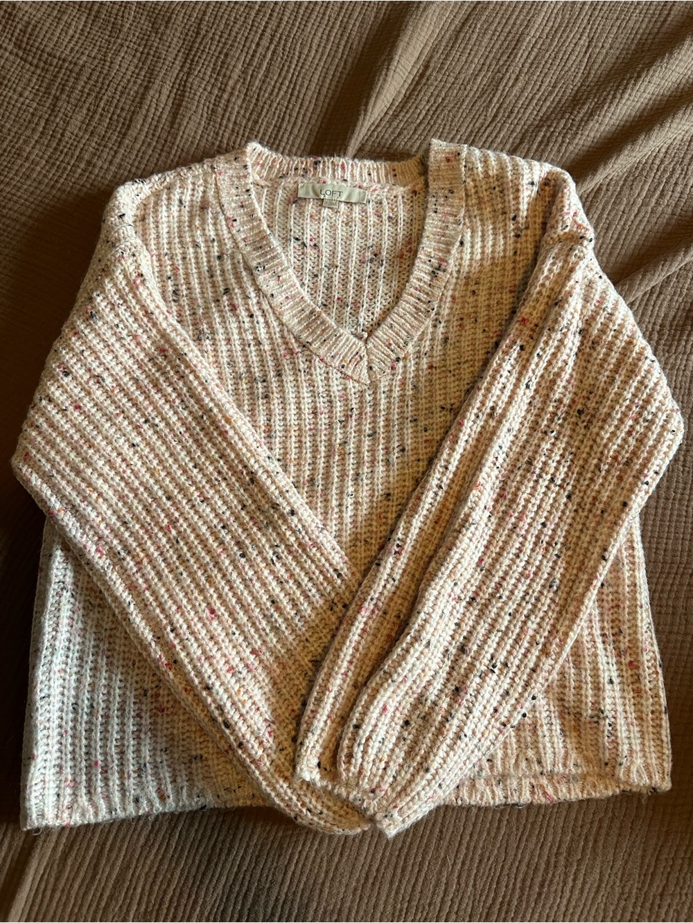 LOFT Cream Flecked V-Neck Ribbed Knit Sweater